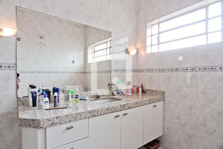 Casa à venda com 250m², 3 quartos e 6 vagasBanheiro