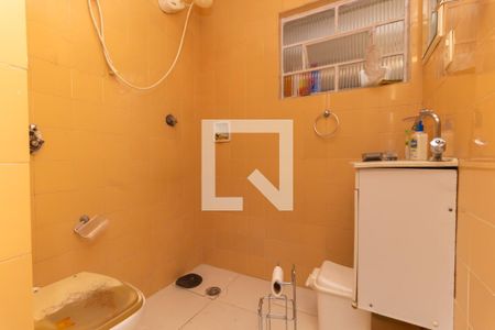 Casa à venda com 200m², 5 quartos e 2 vagas Casa à venda com 200m², 5 quartos e 2 vagasEdícula - Banheiro Suíte 1
