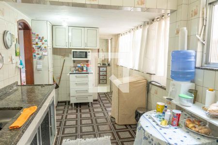 Apartamento à venda com 60m², 2 quartos e 1 vaga Apartamento à venda com 60m², 2 quartos e 1 vagaCozinha e Área de Serviço
