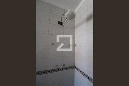 Casa à venda com 390m², 4 quartos e 3 vagasBanheiro do Quarto 2 (suíte)