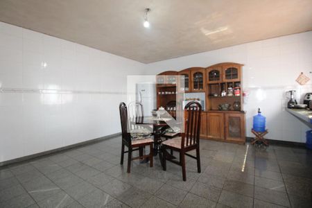 Casa à venda com 390m², 4 quartos e 3 vagasCozinha