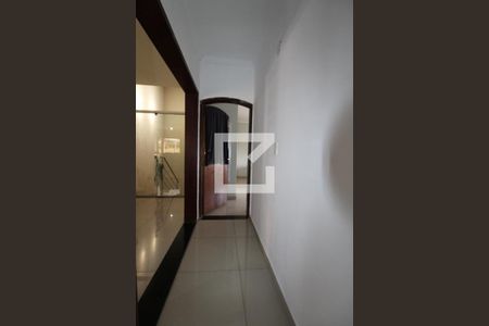 Casa à venda com 390m², 4 quartos e 3 vagasCorredor (pavimento superior)