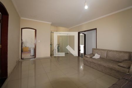 Casa à venda com 390m², 4 quartos e 3 vagasSala (pavimento superior)
