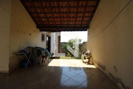 Casa à venda com 390m², 4 quartos e 3 vagasVaranda e Garagem