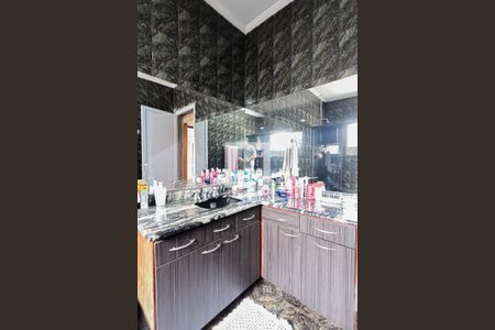 Casa à venda com 430m², 4 quartos e 5 vagasBanheiro da Suíte 2