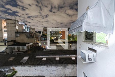 Apartamento à venda com 72m², 2 quartos e 1 vaga Apartamento à venda com 72m², 2 quartos e 1 vagaÁrea de Serviço Vista