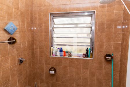 Casa à venda com 180m², 3 quartos e 2 vagasBanheiro 1