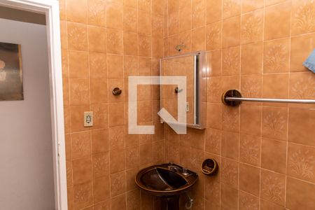 Casa à venda com 180m², 3 quartos e 2 vagasBanheiro 1