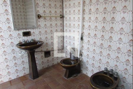 Casa para alugar com 240m², 3 quartos e 6 vagasBanheiro