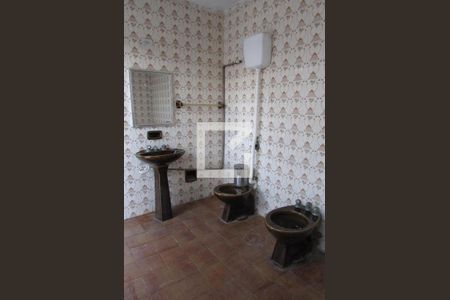 Casa para alugar com 240m², 3 quartos e 6 vagasBanheiro