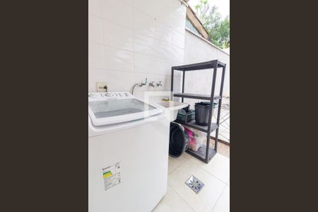 Casa à venda com 130m², 3 quartos e 2 vagasÁrea de Serviço