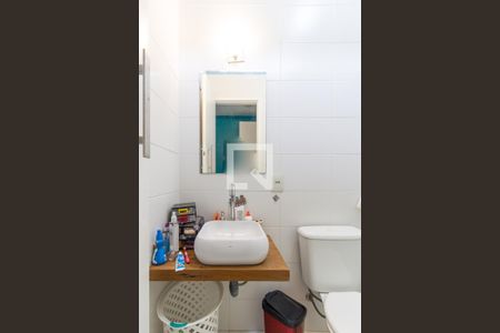 Casa à venda com 130m², 3 quartos e 2 vagasBanheiro