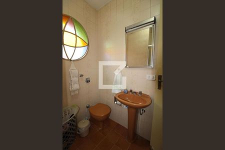 Casa à venda com 198m², 3 quartos e 2 vagasBanheiro