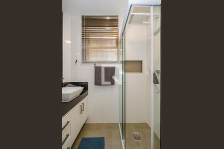 Apartamento à venda com 130m², 3 quartos e 1 vaga Apartamento à venda com 130m², 3 quartos e 1 vagaBanheiro Social