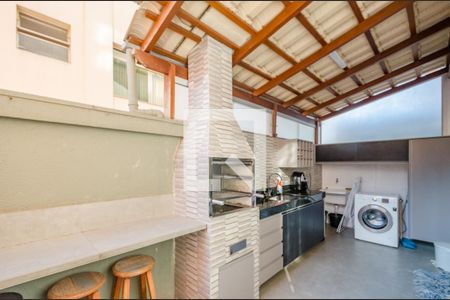 Apartamento à venda com 130m², 3 quartos e 1 vaga Apartamento à venda com 130m², 3 quartos e 1 vagaVaranda