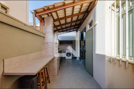 Apartamento à venda com 130m², 3 quartos e 1 vaga Apartamento à venda com 130m², 3 quartos e 1 vagaVaranda