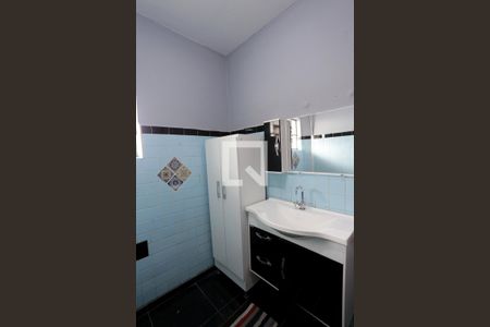 Casa à venda com 180m², 2 quartos e 5 vagasBanheiro