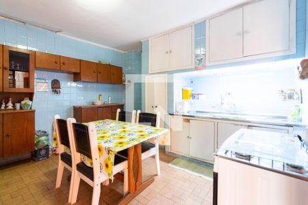 Casa à venda com 100m², 2 quartos e 3 vagas Casa à venda com 100m², 2 quartos e 3 vagasCozinha