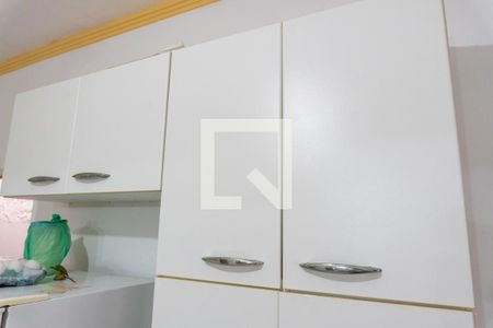 Casa à venda com 75m², 2 quartos e 2 vagas Casa à venda com 75m², 2 quartos e 2 vagasCozinha - Armários