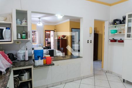 Casa à venda com 75m², 2 quartos e 2 vagas Casa à venda com 75m², 2 quartos e 2 vagasCozinha