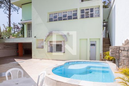 Casa à venda com 280m², 4 quartos e 5 vagas Casa à venda com 280m², 4 quartos e 5 vagasPiscina