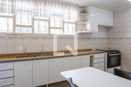 Casa à venda com 280m², 4 quartos e 5 vagas Casa à venda com 280m², 4 quartos e 5 vagasCozinha