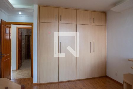 Casa à venda com 280m², 4 quartos e 5 vagas Casa à venda com 280m², 4 quartos e 5 vagasQuarto 3