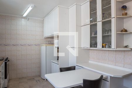 Casa à venda com 280m², 4 quartos e 5 vagas Casa à venda com 280m², 4 quartos e 5 vagasCozinha