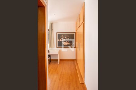 Casa à venda com 280m², 4 quartos e 5 vagas Casa à venda com 280m², 4 quartos e 5 vagasSuíte 2