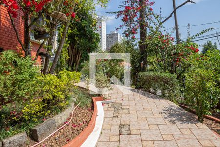 Casa à venda com 280m², 4 quartos e 5 vagas Casa à venda com 280m², 4 quartos e 5 vagasÁrea Externa