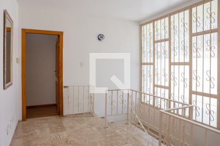 Casa à venda com 280m², 4 quartos e 5 vagas Casa à venda com 280m², 4 quartos e 5 vagasHall Superior