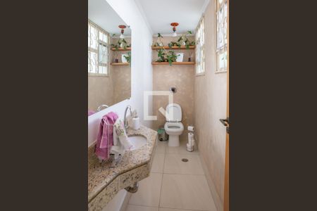 Casa à venda com 280m², 4 quartos e 5 vagas Casa à venda com 280m², 4 quartos e 5 vagasLavabo