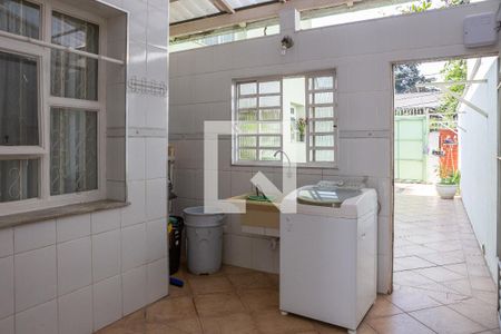 Casa à venda com 280m², 4 quartos e 5 vagas Casa à venda com 280m², 4 quartos e 5 vagasÁrea de Serviço