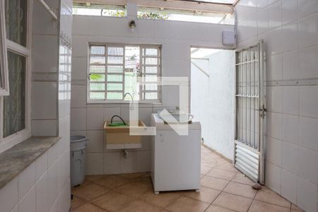 Casa à venda com 280m², 4 quartos e 5 vagas Casa à venda com 280m², 4 quartos e 5 vagasÁrea de Serviço