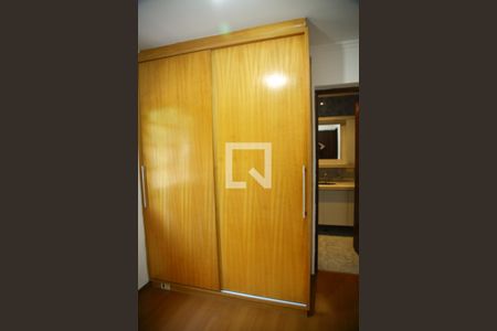 Casa à venda com 243m², 4 quartos e 3 vagasSuíte 2