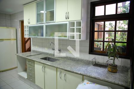 Casa à venda com 243m², 4 quartos e 3 vagasCozinha