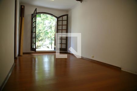 Casa à venda com 243m², 4 quartos e 3 vagasSuíte 3