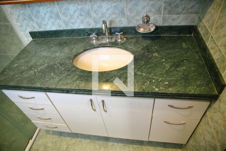 Casa à venda com 243m², 4 quartos e 3 vagasBanheiro Suíte 1