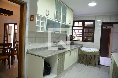 Casa à venda com 243m², 4 quartos e 3 vagasCozinha