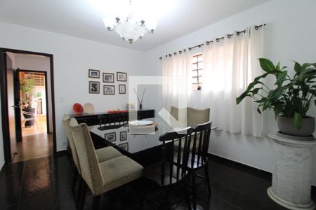 Casa à venda com 115m², 3 quartos e 2 vagasSala de jantar