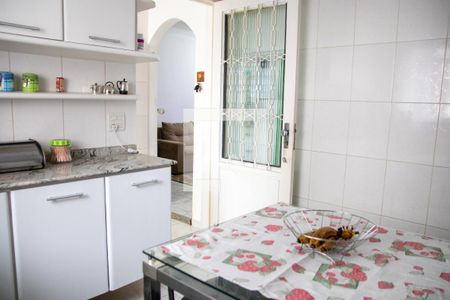 Casa à venda com 360m², 3 quartos e 4 vagas Casa à venda com 360m², 3 quartos e 4 vagasCozinha 1