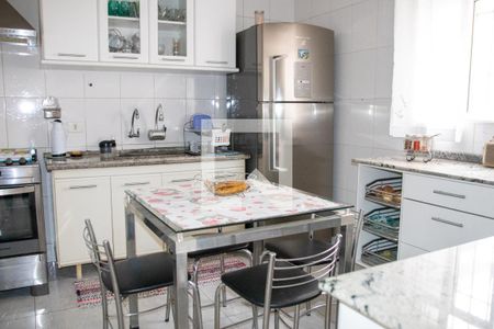 Casa à venda com 360m², 3 quartos e 4 vagas Casa à venda com 360m², 3 quartos e 4 vagasCozinha 1