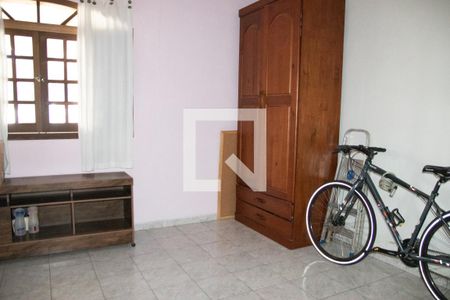 Casa à venda com 360m², 3 quartos e 4 vagas Casa à venda com 360m², 3 quartos e 4 vagasQuarto 2
