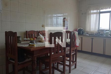 Casa à venda com 515m², 3 quartos e 2 vagas Casa à venda com 515m², 3 quartos e 2 vagasCozinha
