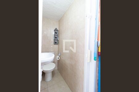 Casa à venda com 102m², 4 quartos e 1 vaga Casa à venda com 102m², 4 quartos e 1 vagaBanheiro Terraço