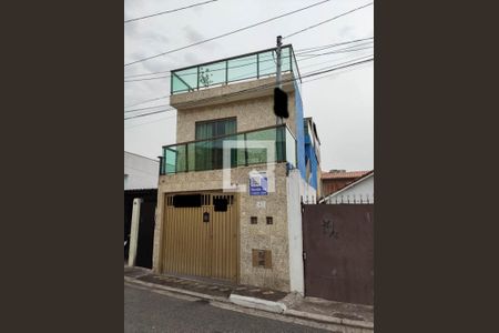 Casa à venda com 102m², 4 quartos e 1 vaga Casa à venda com 102m², 4 quartos e 1 vagaFachada