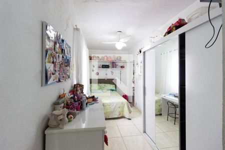 Casa à venda com 102m², 4 quartos e 1 vaga Casa à venda com 102m², 4 quartos e 1 vagaQuarto