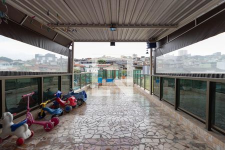 Casa à venda com 102m², 4 quartos e 1 vaga Casa à venda com 102m², 4 quartos e 1 vagaTerraço