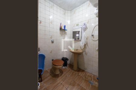 Casa à venda com 102m², 4 quartos e 1 vaga Casa à venda com 102m², 4 quartos e 1 vagaBanheiro