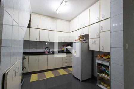 Casa à venda com 300m², 4 quartos e 3 vagas Casa à venda com 300m², 4 quartos e 3 vagasCozinha